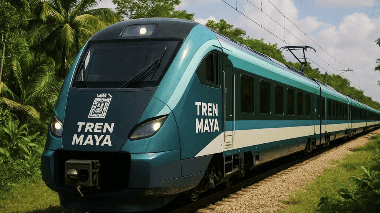 Tren Maya, locomotora de color turquesa y crema circulando por vías férreas rodeadas de vegetación tropical.