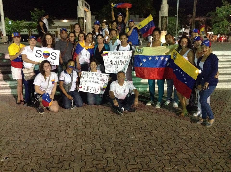 SOS Venezuela: Venezolanos en Playa del Carmen