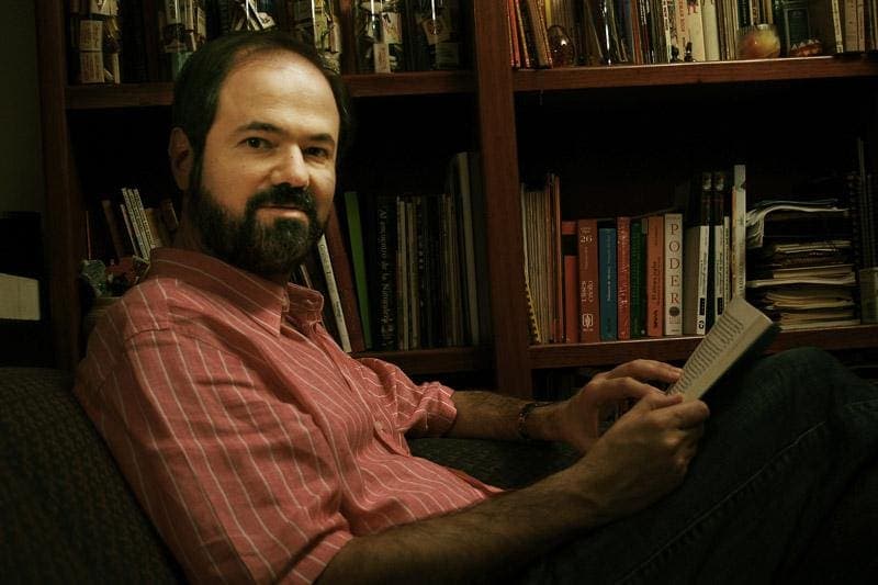 Juan Villoro ingresa al Colegio Nacional
