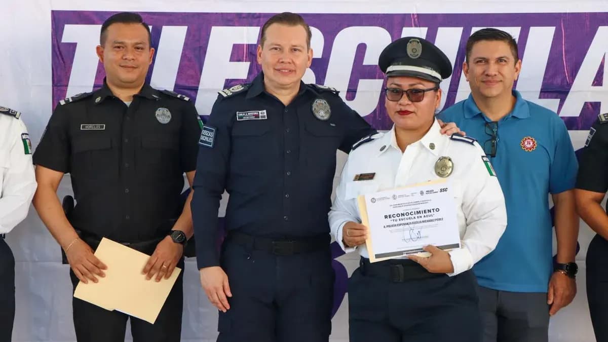 «Tu Escuela en Azul» acerca la policía municipal a estudiantes de Playa del Carmen