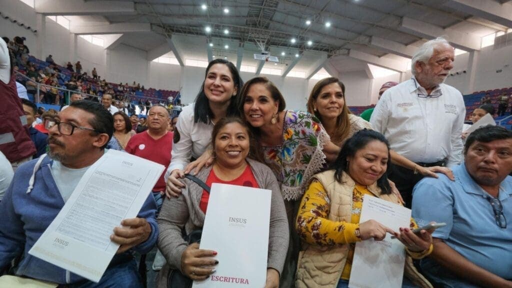 Con la entrega de 488 títulos de propiedad, llega la justicia social a familias de la Colosio y Cristo Rey