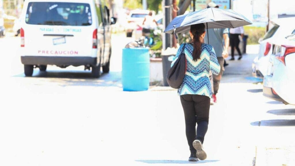 Secretaría de Salud de Solidaridad invita a prevenir el golpe de calor