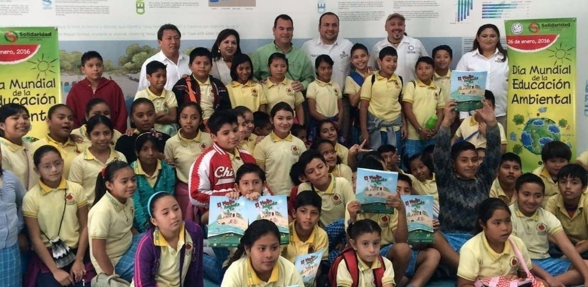 Abejas Meliponas visitan el Planetario Sayab