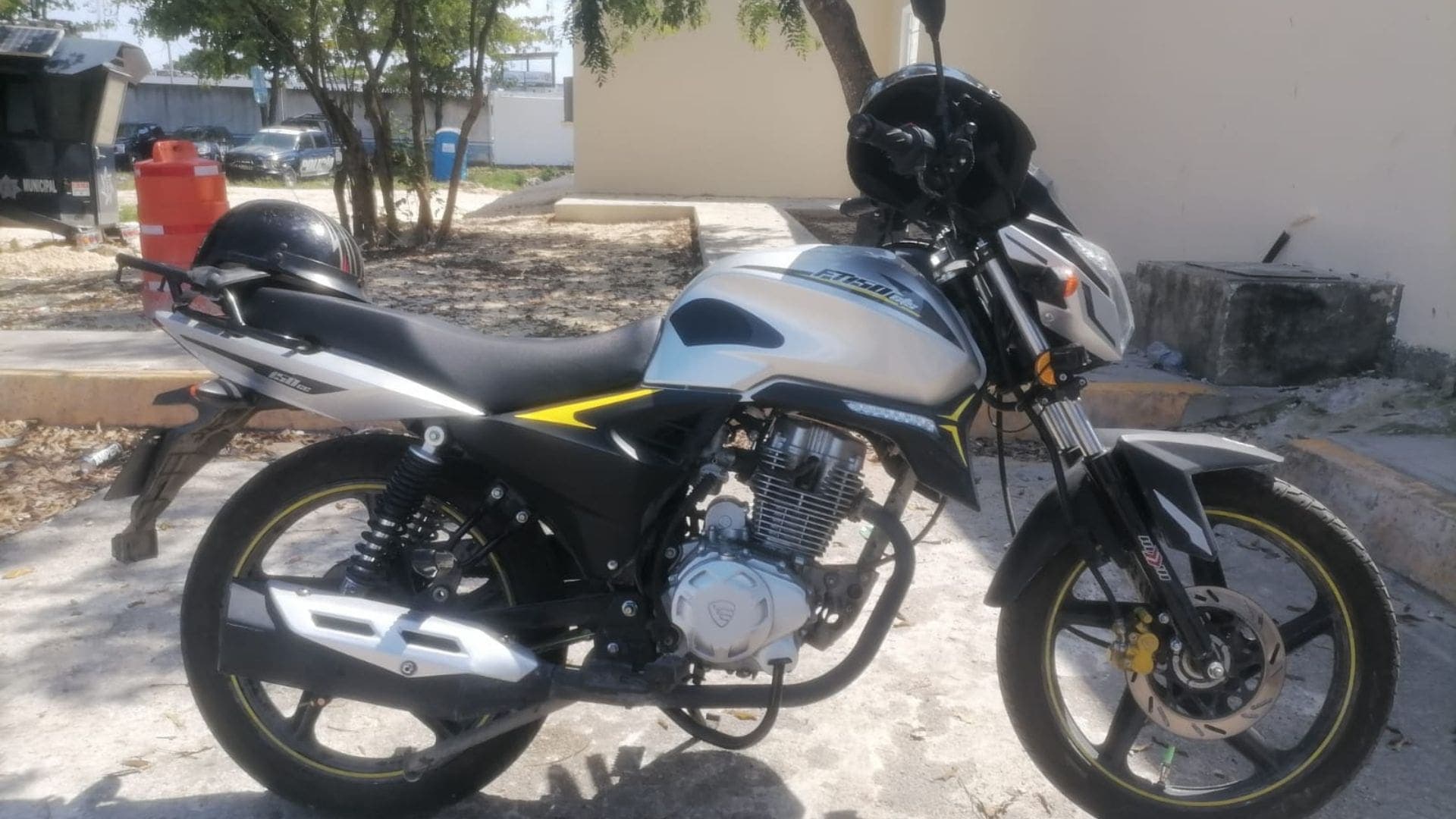 Policía de Solidaridad recupera una moto robada mientras hacía recorridos de vigilancia en Villas del Sol