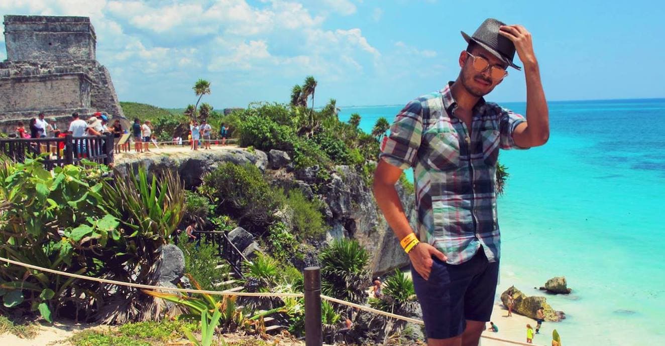 Tomarte una foto con tu celular en Tulum ya cuesta.