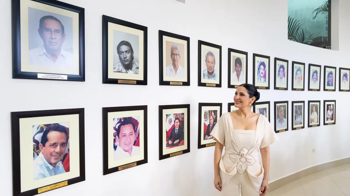 Homenaje a primeros delegados de Playa del Carmen en informe