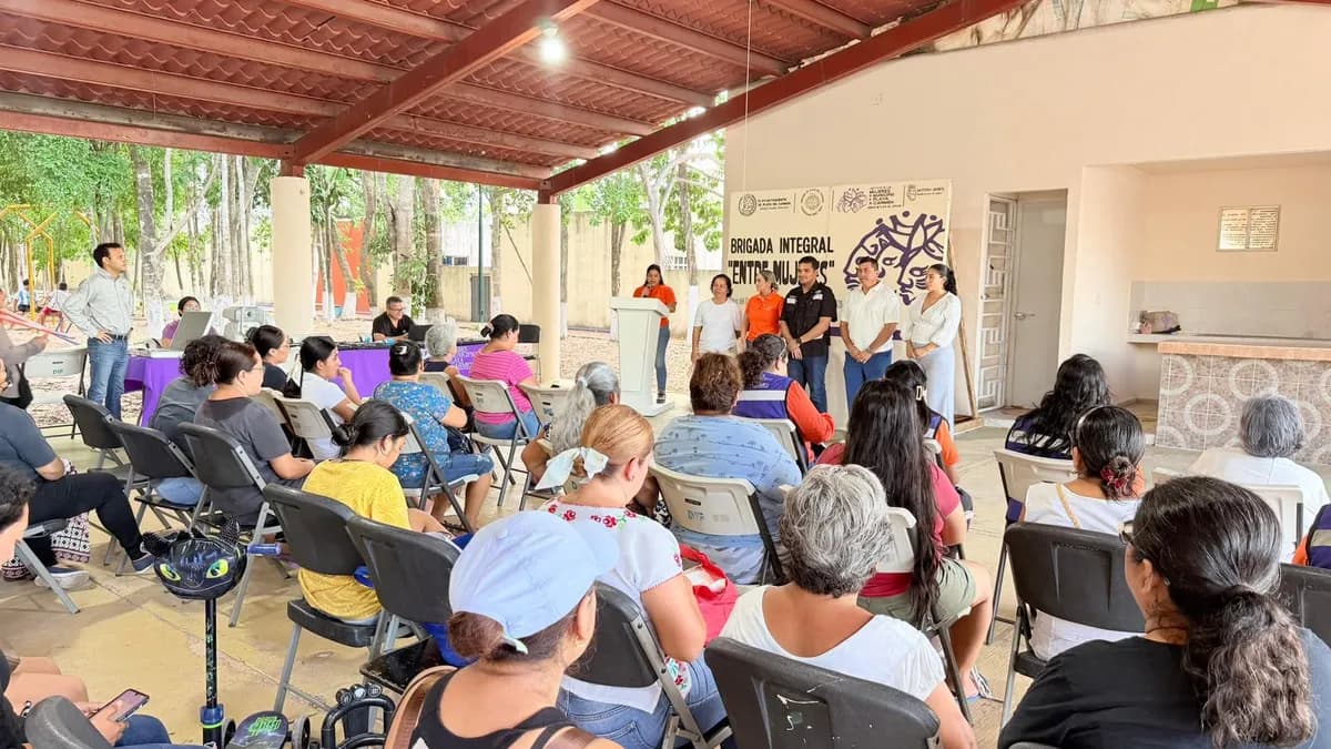 Brigada 'Entre Mujeres' lleva atención a mujeres en Playa del Carmen