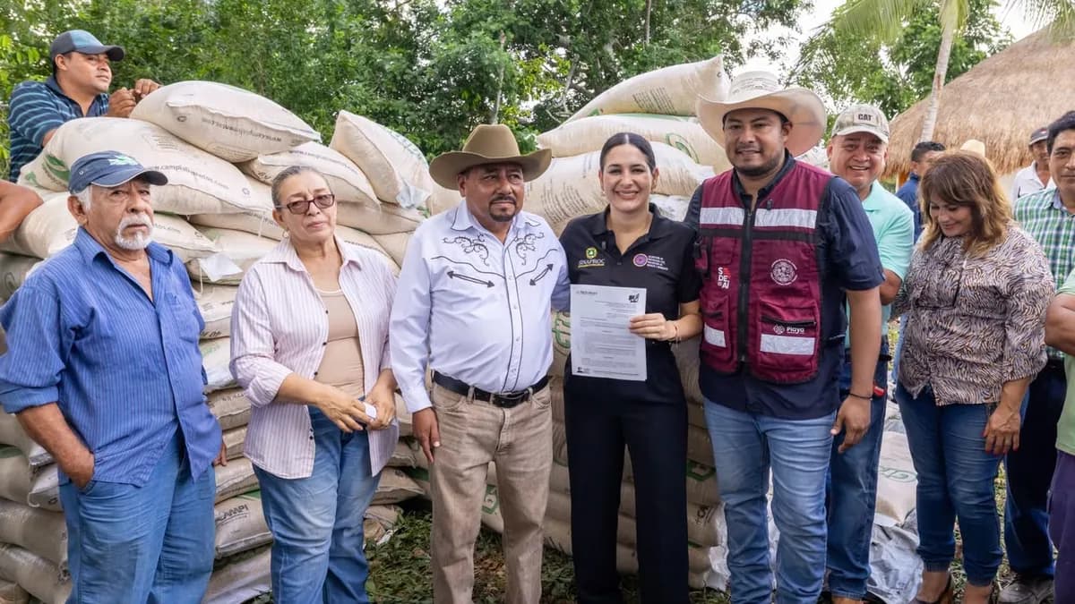 Entregan maíz quebrado a 35 ganaderos de Playa del Carmen