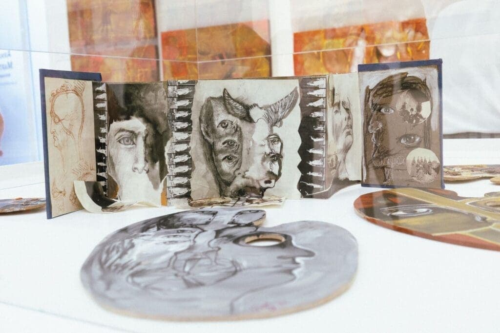 Armando Martínez, artista playense, expone en Galería de Arte del antiguo palacio municipal