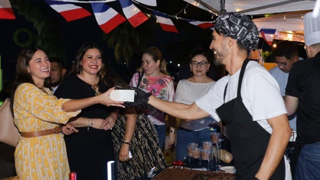 Con festival gastronómico “Sabores del Mundo”, gobierno de Estefanía Mercado conmemora el Día Internacional del Migrante