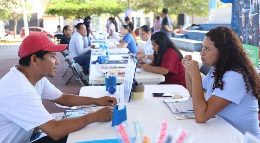 Consiguen trabajo hasta 70% de personas que acuden a ferias de empleo en Playa del Carmen