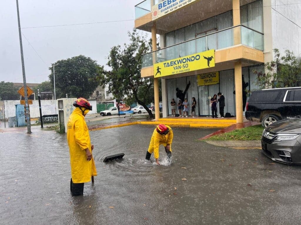 Gobierno de Estefanía Mercado activa “Operativo Tormenta” y ejecuta acciones preventivas y de recuperación tras lluvias en Playa del Carmen