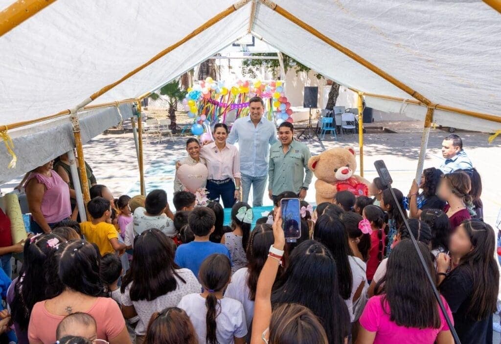 Llevan Estefanía Mercado y Eduardo Nájera amor a niñas y niños del Centro de Asistencia Temporal del DIF Playa del Carmen