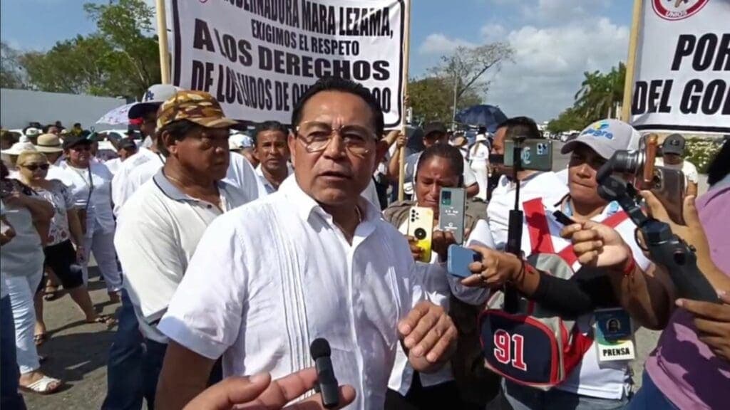 Se manifiestan ejidatarios de Playa del Carmen en defensa de sus tierras; invasores dicen que lo hacen por necesidad