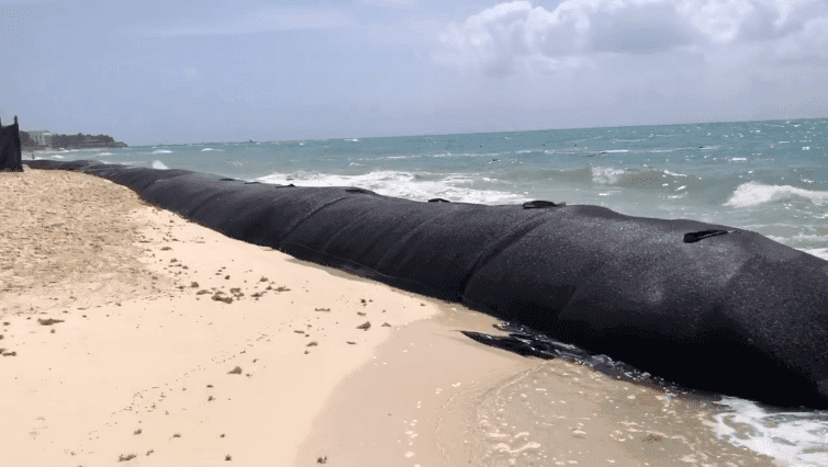 Semarnat autoriza colocación de barreras artificiales frente al Hotel Hyatt en Playa del Carmen
