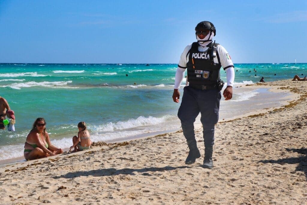 Suspenden a cinco policías relacionados con el fallecimiento de un pescador en Playa del Carmen, había sido detenido en la Zofemat