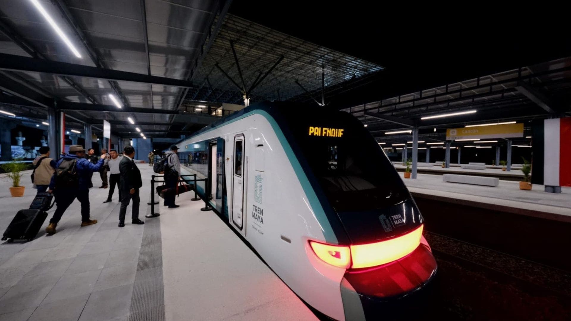 Estudiantes europeos visitan Playa del Carmen para evaluar el impacto del Tren Maya