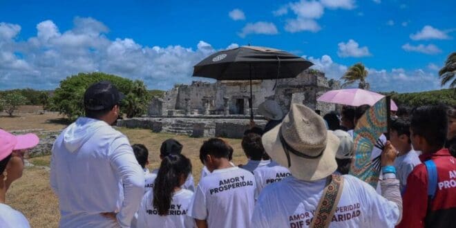 Alumnos del DIF Playa del Carmen visitan zona arqueológica de Tulum