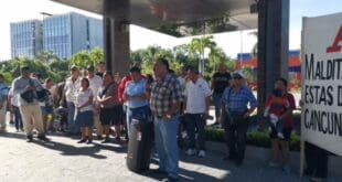 "Chano" Toledo se manifiesta en Playa del Carmen contra CFE y los parquímetros
