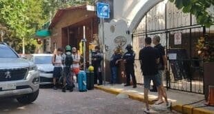 Desalojan hotel en zona turística de Playa del Carmen por un conflicto entre particulares