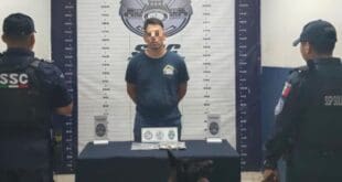 Detienen a presunto narcomenudista en posesión de marihuana en Playa del Carmen