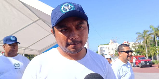 Dirigente de taxistas en Playa del Carmen dice no temerle a Uber