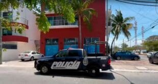 Encuentran a un extranjero sin vida en Playa del Carmen; habría dejado una nota póstuma