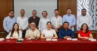Estefanía Mercado cierra filas con empresarios y hoteleros para hacer frente al sargazo en Playa del Carmen