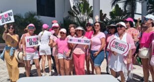 Gente de Playa del Carmen sale a las calles a defender al INE; se opone al plan B del presidente