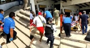 Guardavidas rescataron a una persona que se ahogaba en el Parque Fundadores de Playa del Carmen