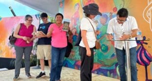 La FILyC de Playa del Carmen conquista a locales y turistas en la Plaza 28 de Julio