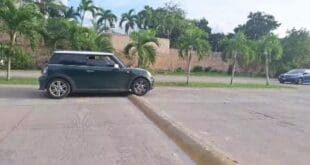 LadyTopes: Coloca señora "tope-barda" en Playa del Carmen que daña cientos de vehículos