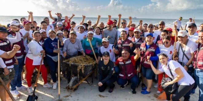Más de 2 mil personas acompañan a Estefanía Mercado en mega brigada de limpieza de playas para hacer frente al sargazo