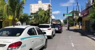 Movilizaciones taxistas provocan afectaciones viales en Playa del Carmen