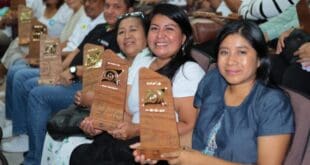 Reciben distintivo "Hecho en Quintana Roo" artesanos y productores playenses