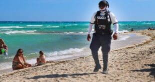 Suspenden a cinco policías relacionados con el fallecimiento de un pescador en Playa del Carmen, había sido detenido en la Zofemat